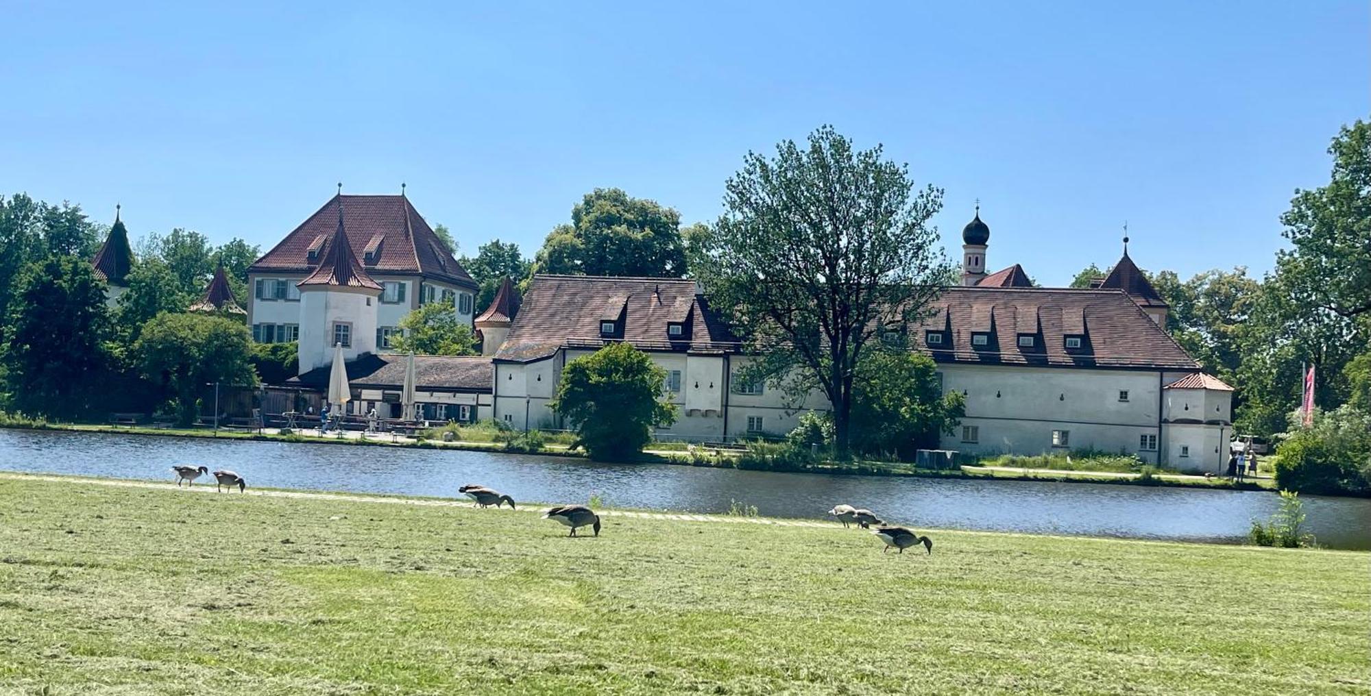 Erdgeschosswohnung Neben Schloss Blutenburg Mit Privatem Garten ميونيخ المظهر الخارجي الصورة